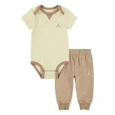 CONJUNTO NIKE JORDAN BEBE M BEIGE 55D683-X0L