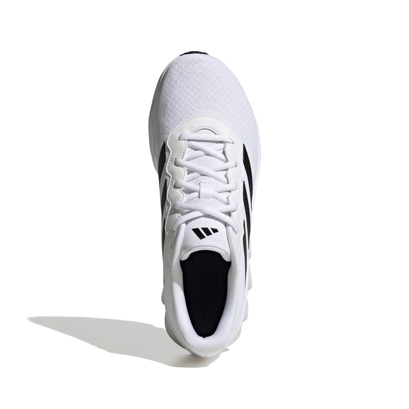 ID5252_3_FOOTWEAR_Photography_Top Portrait View_white