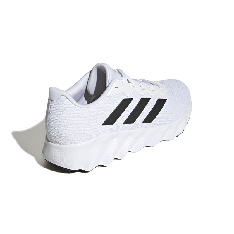 ID5252_7_FOOTWEAR_Photography_Back Lateral Top View_white