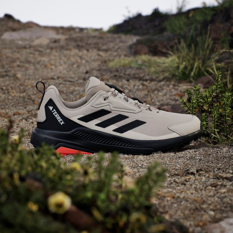IH3545_15_FOOTWEAR_Photography_HeroMrktng View 3