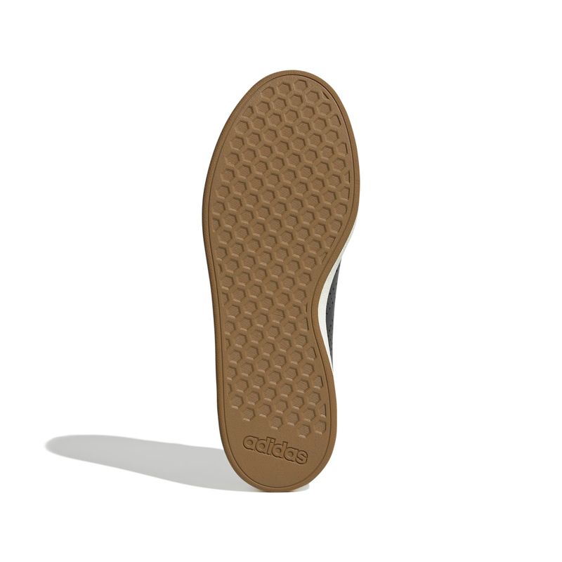JQ0389_4_FOOTWEAR_Photography_Bottom-View_white