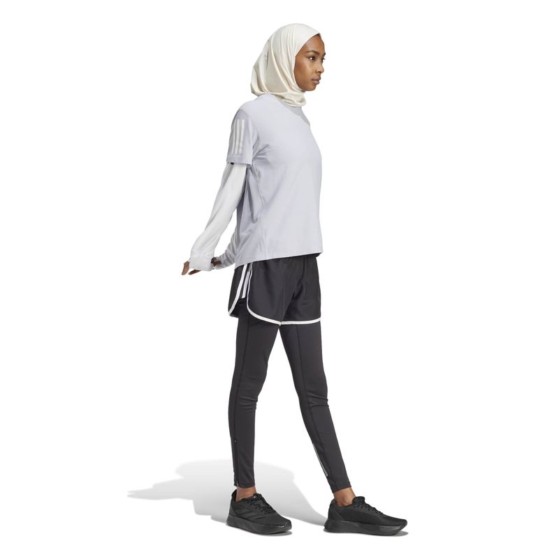 IP2041_6_APPAREL_On Model_Walking View_white
