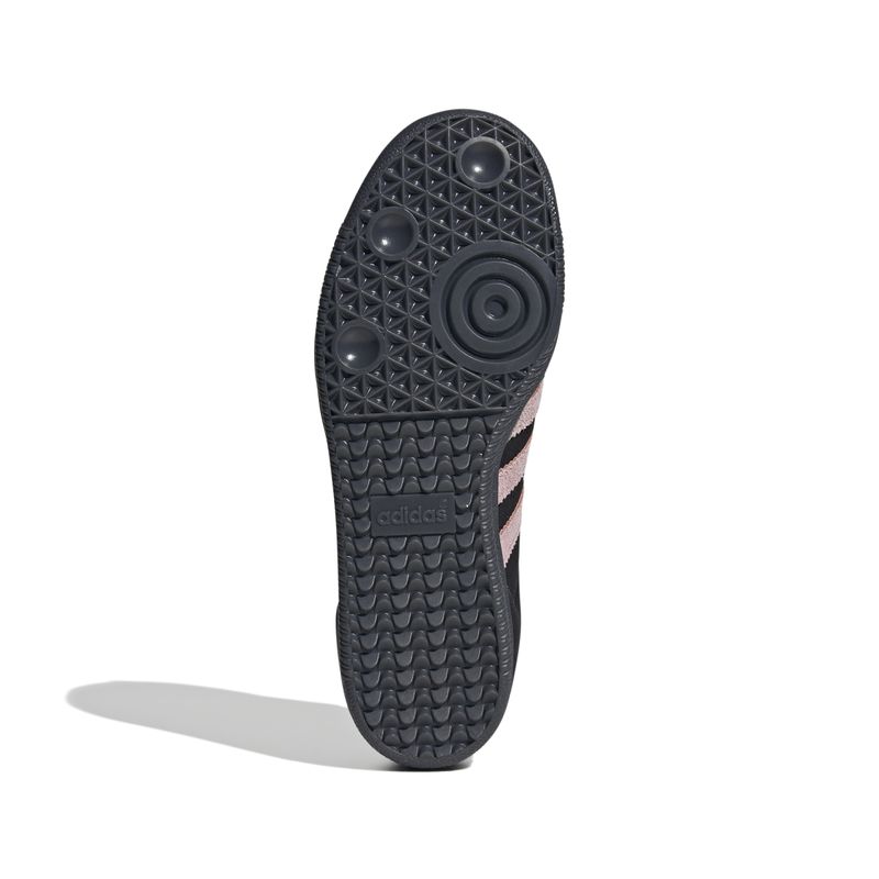 JI2679_4_FOOTWEAR_Photography_Bottom-View_white