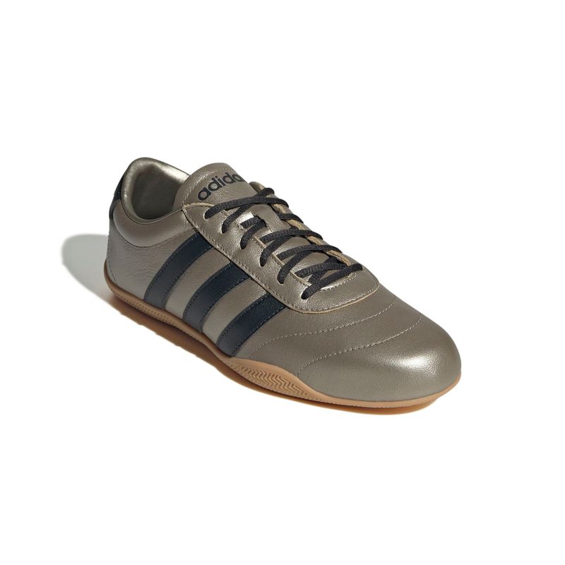 JQ9681_6_FOOTWEAR_Photography_Front Lateral Top View_white