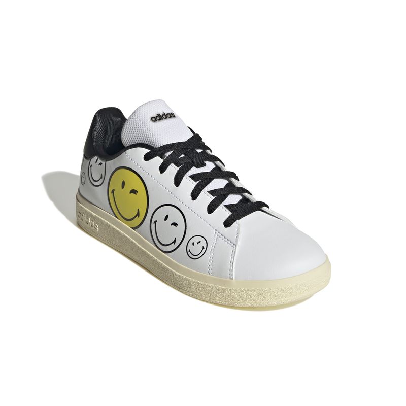 IH6276_6_FOOTWEAR_Photography_Front Lateral Top View_white