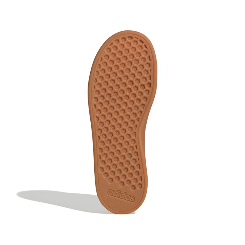 JI4190_4_FOOTWEAR_Photography_Bottom View_white