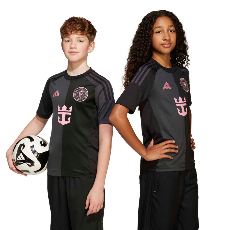 JI6820_9_APPAREL_On Model_Standard Unisex Pair Shot_white