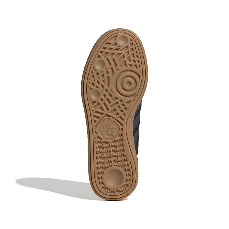 JP7995_4_FOOTWEAR_Photography_Bottom View_white