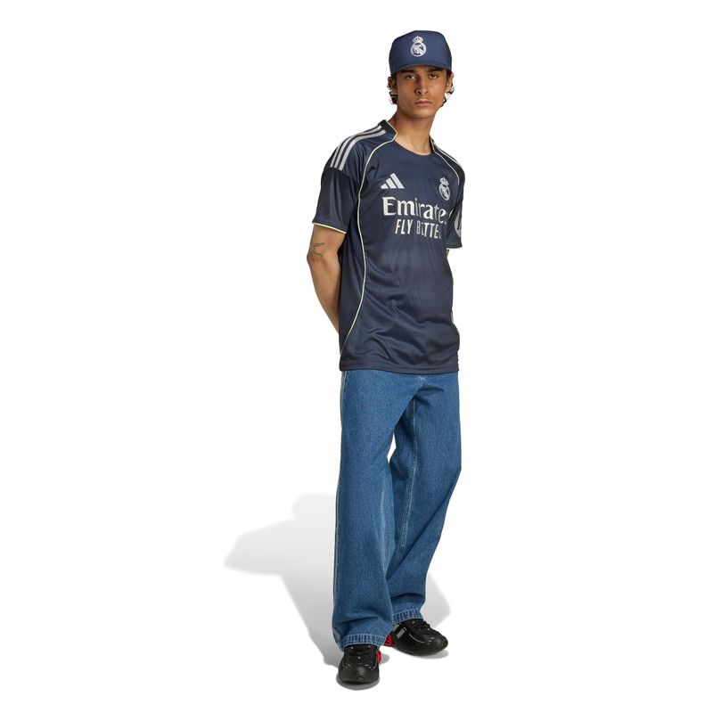 JJ4182_5_APPAREL_On Model_Walking View_white