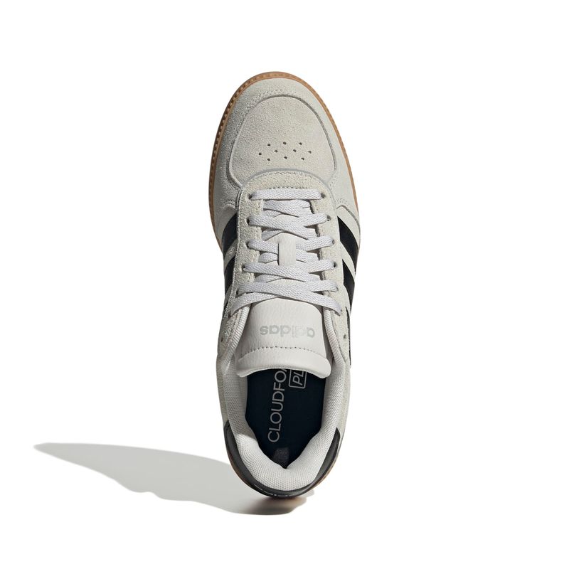 JR0689_3_FOOTWEAR_Photography_Top Portrait View_white