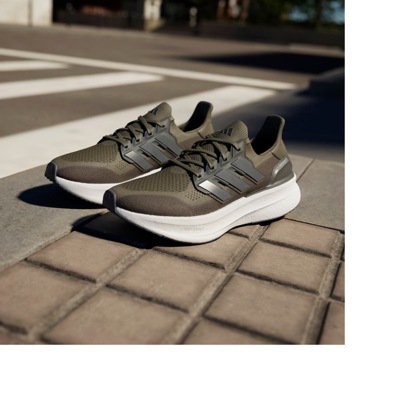 ID8815_18_FOOTWEAR_Photography_HeroMrktng View 5
