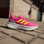 ID8844_14_FOOTWEAR_Photography_HeroMrktng View 3