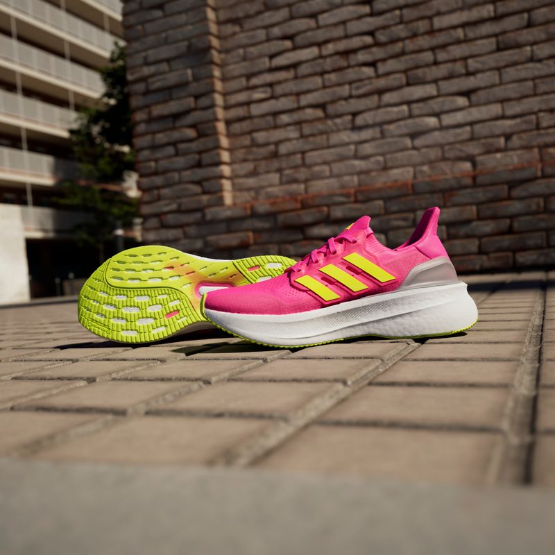 ID8844_15_FOOTWEAR_Photography_HeroMrktng View 4