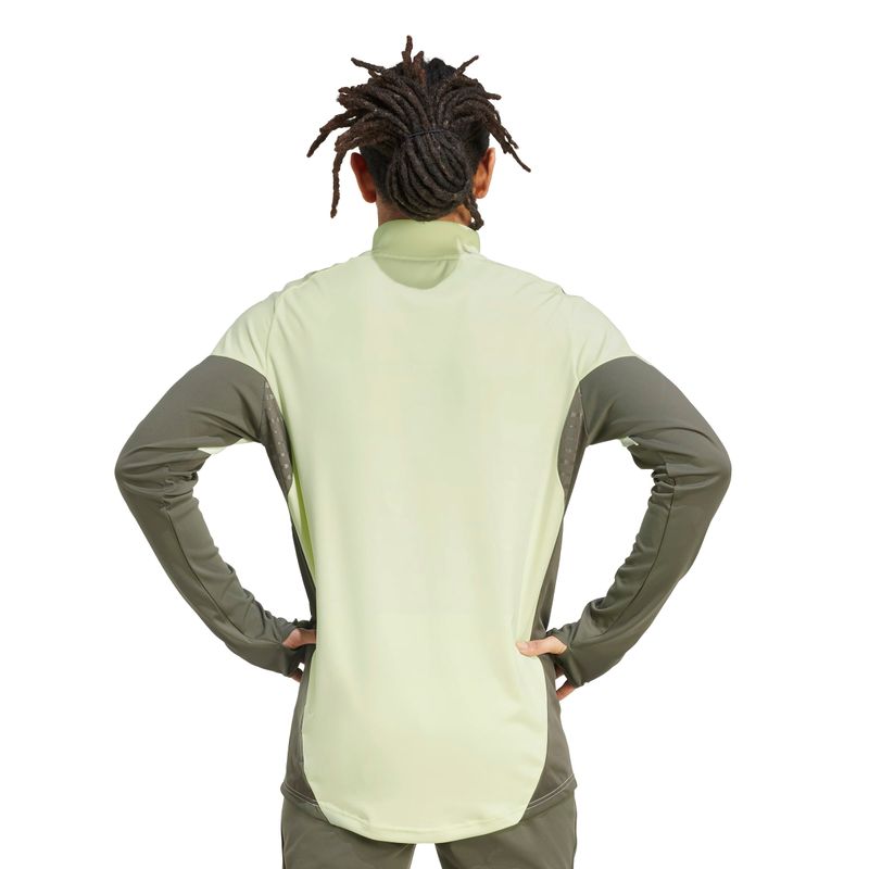 JP3979_3_APPAREL_On Model_Back View_white